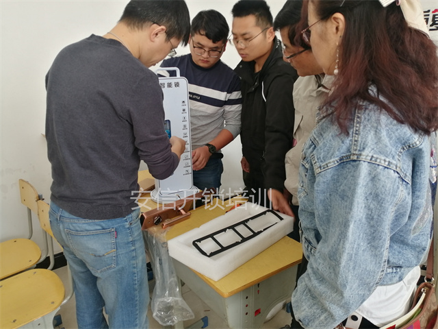 天津开锁学校学开锁要多久？